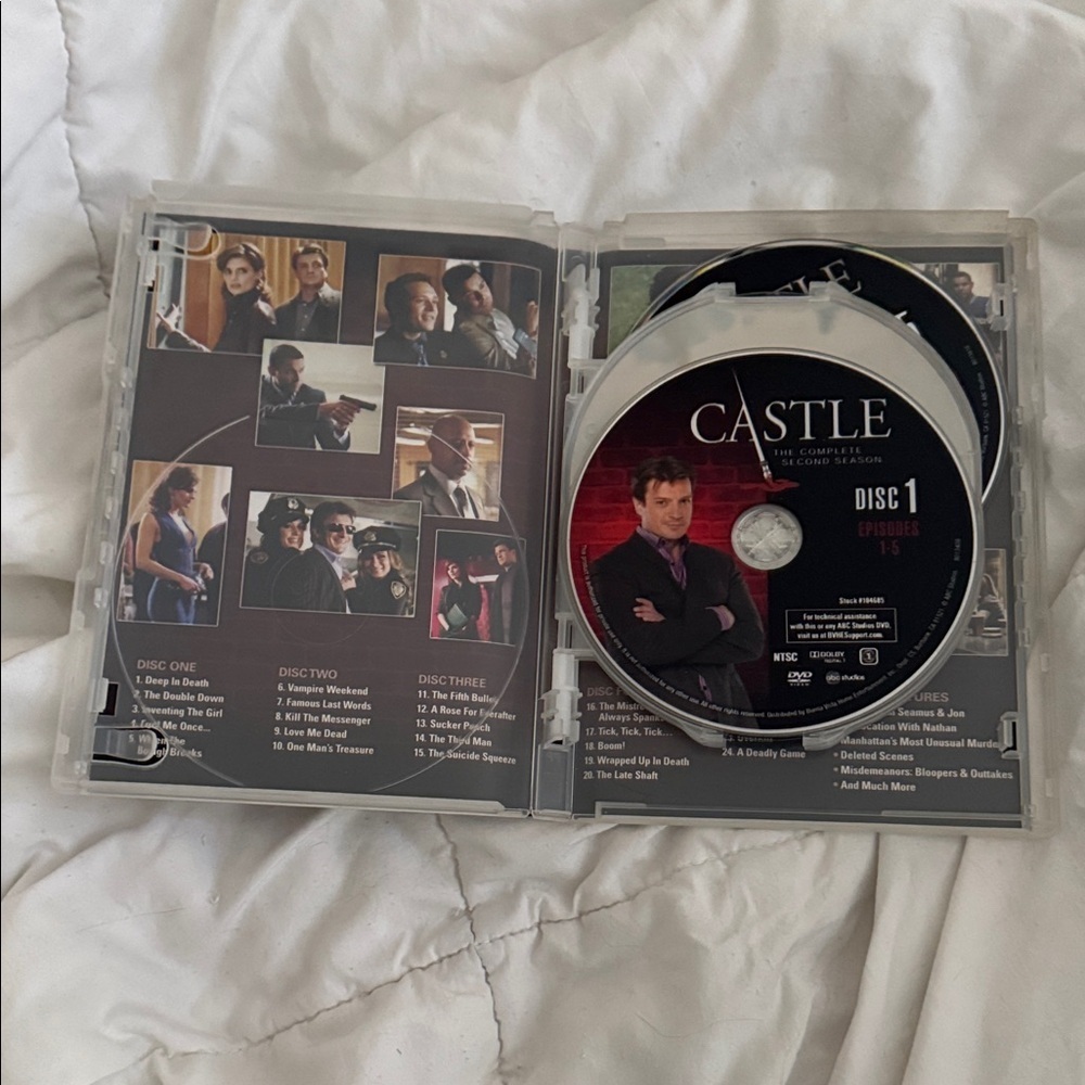 Castle Complete Second Season DVD Set - Picture 3 of 5
